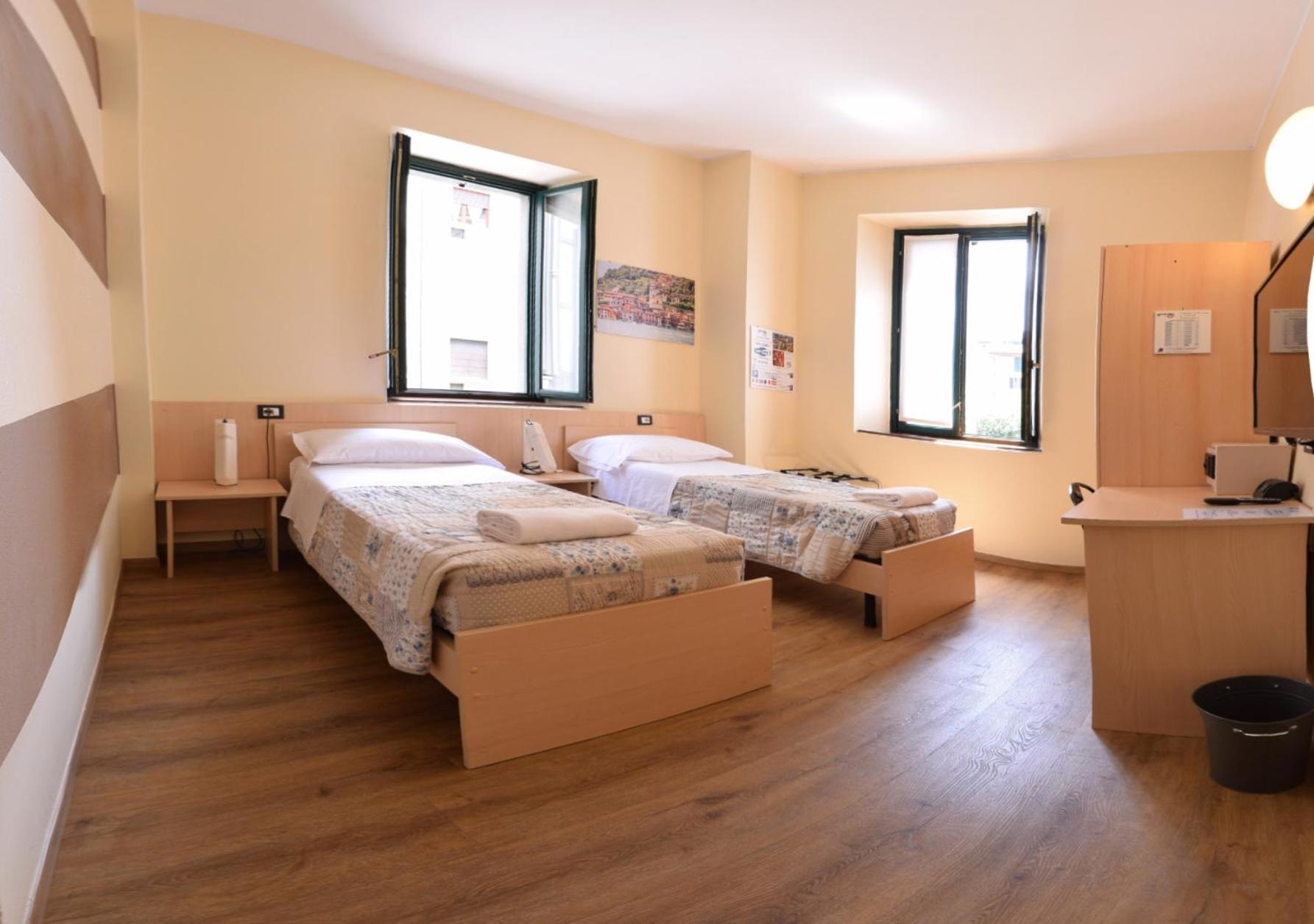 Central Hostel Bg بيرغامو المظهر الخارجي الصورة
