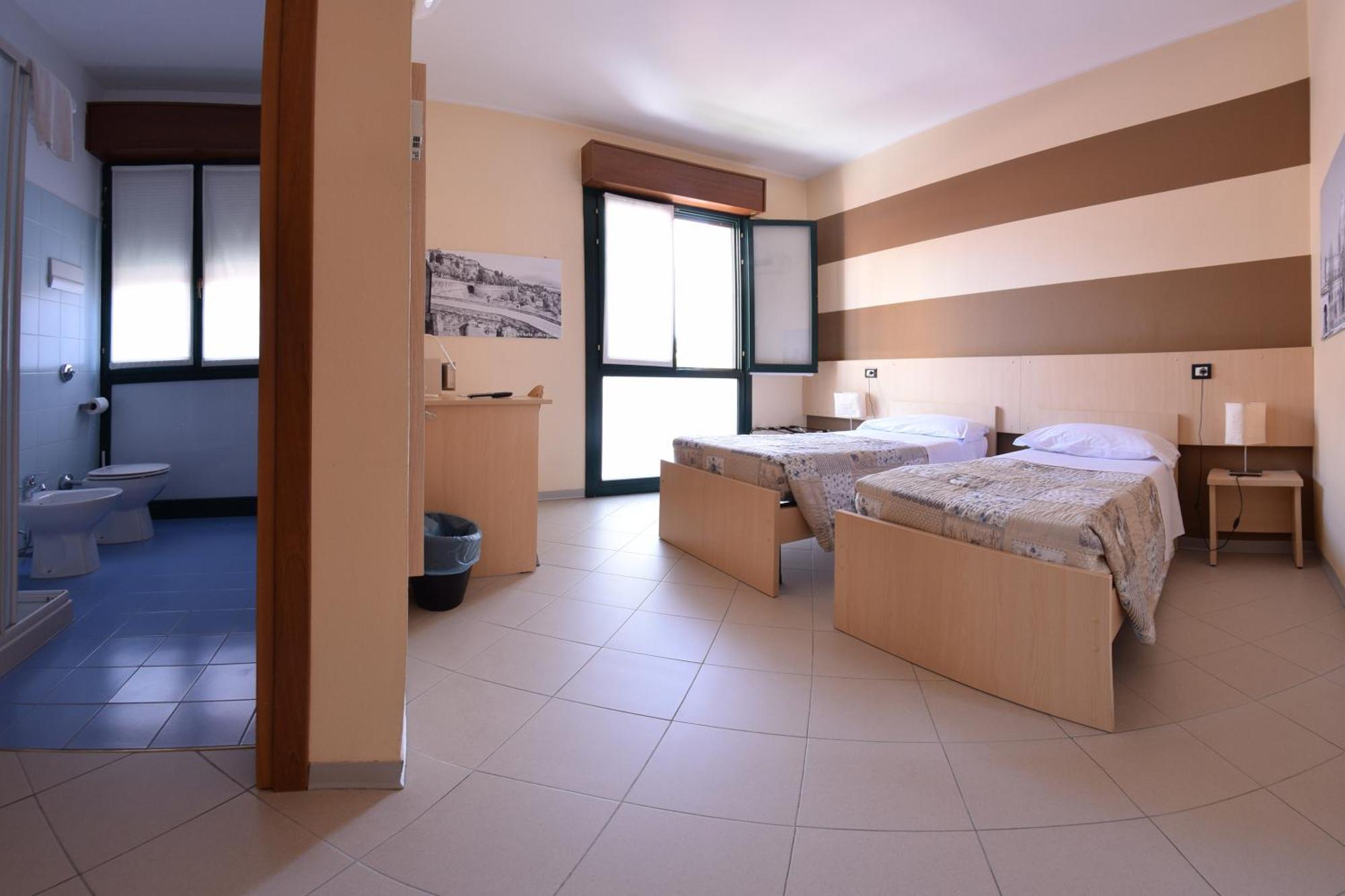 Central Hostel Bg بيرغامو المظهر الخارجي الصورة