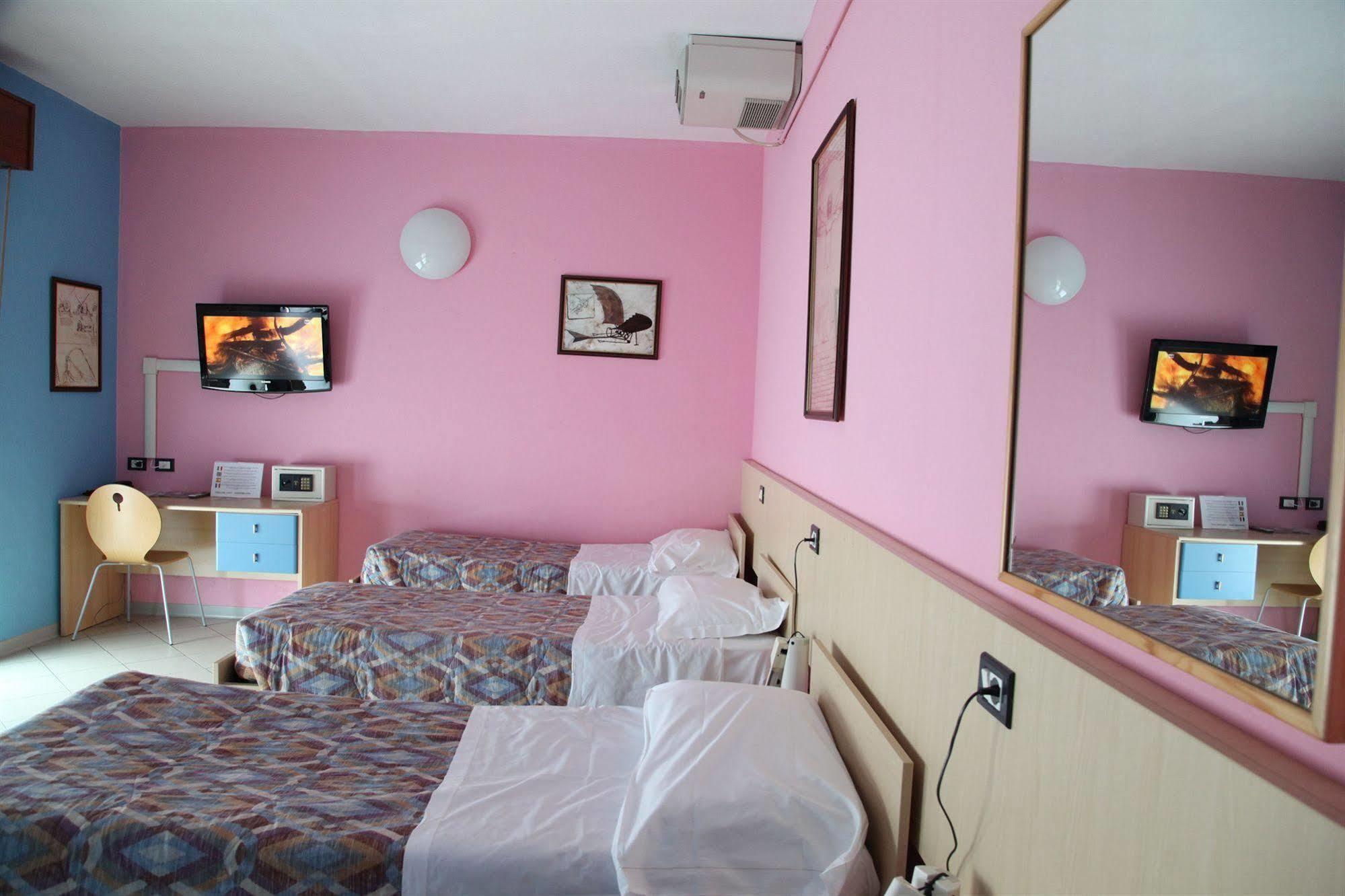 Central Hostel Bg بيرغامو المظهر الخارجي الصورة