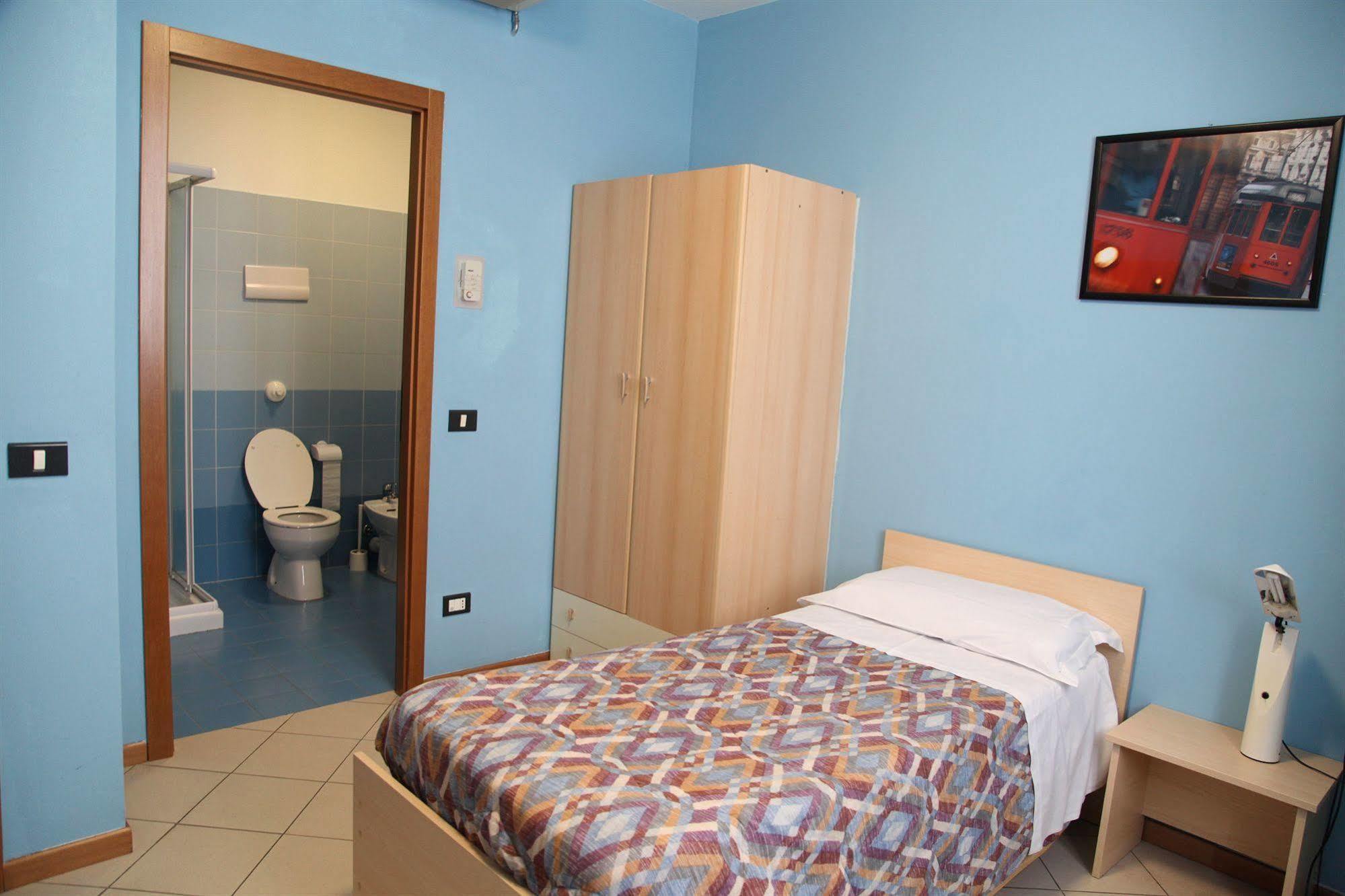 Central Hostel Bg بيرغامو المظهر الخارجي الصورة