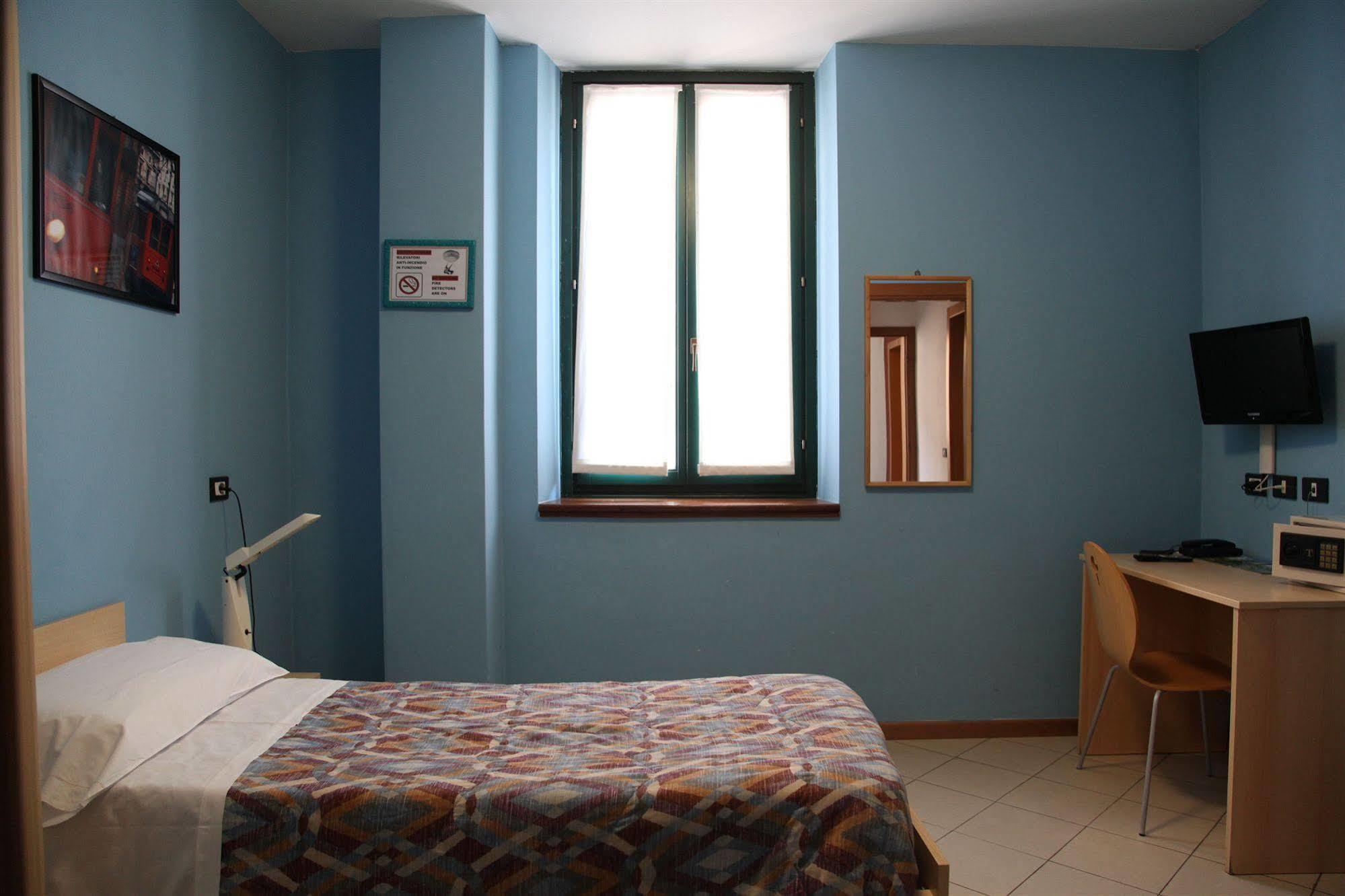 Central Hostel Bg بيرغامو المظهر الخارجي الصورة