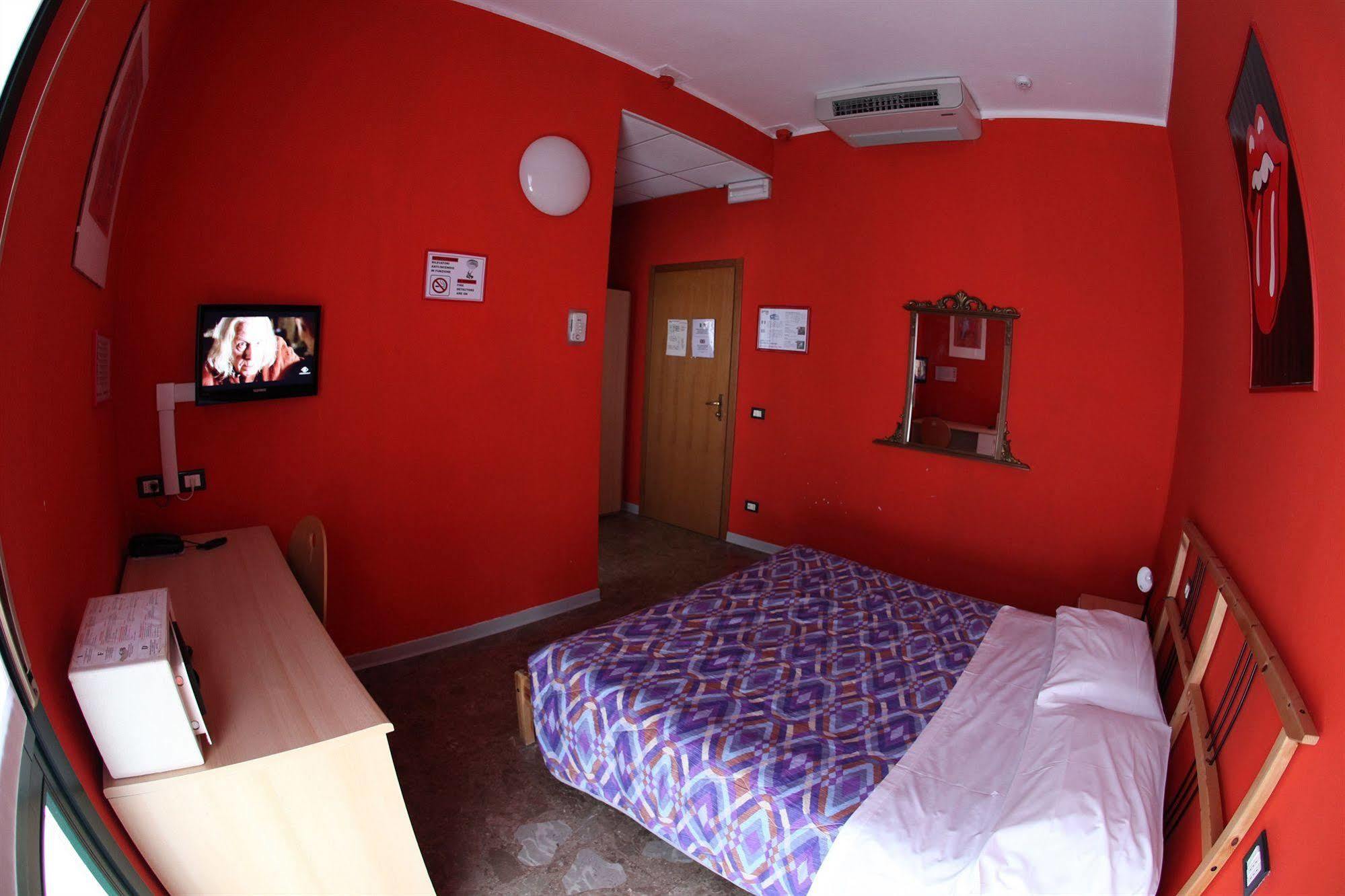 Central Hostel Bg بيرغامو المظهر الخارجي الصورة