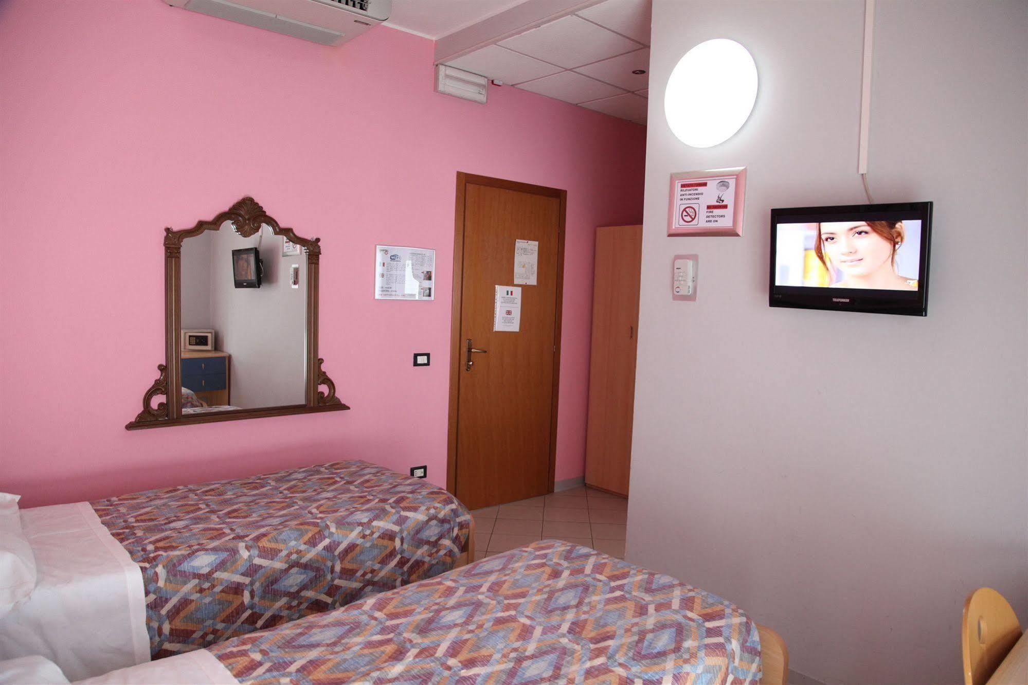 Central Hostel Bg بيرغامو المظهر الخارجي الصورة