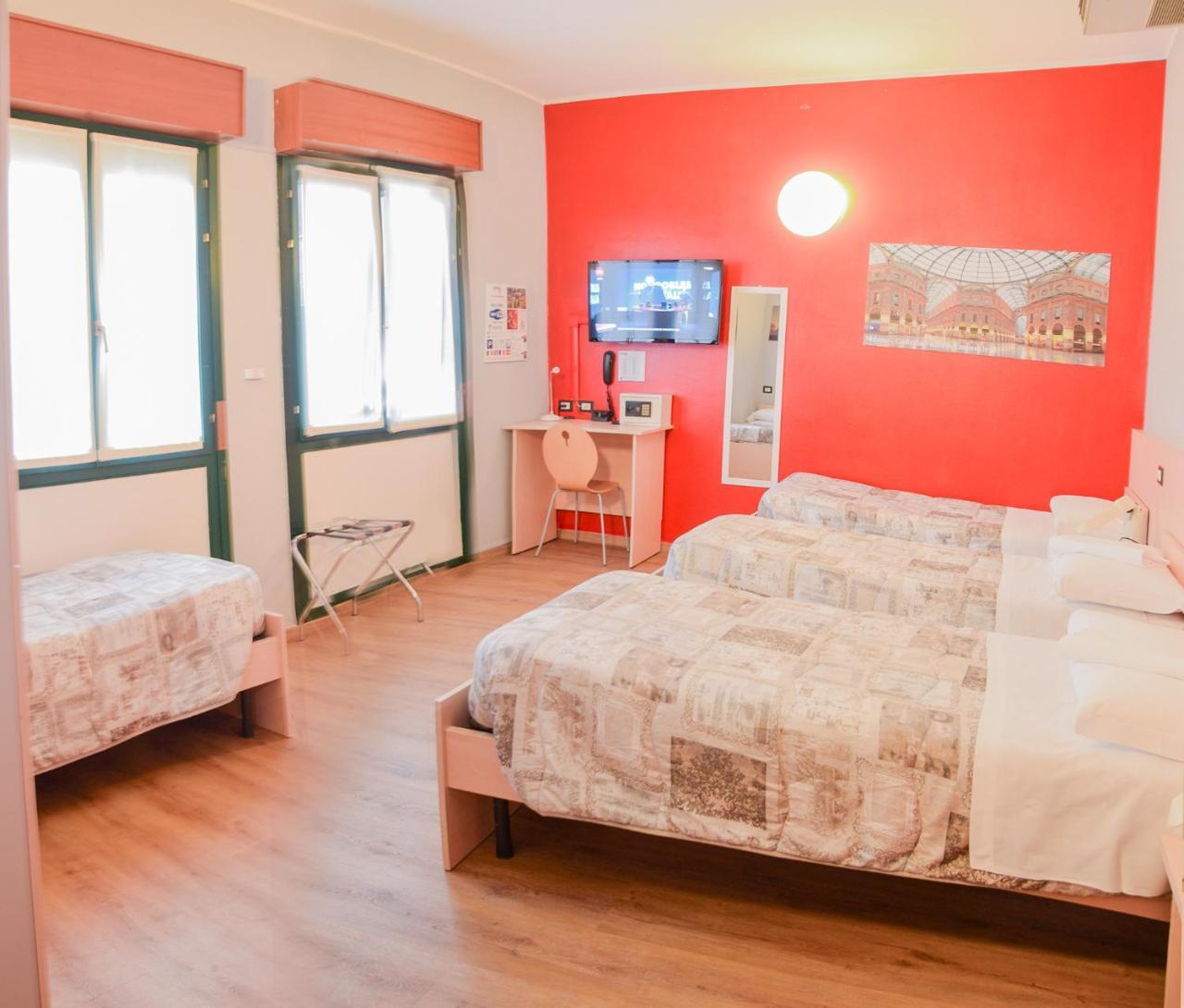 Central Hostel Bg بيرغامو المظهر الخارجي الصورة